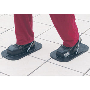 Zapatos con relieve para caminar sobre pavimento
